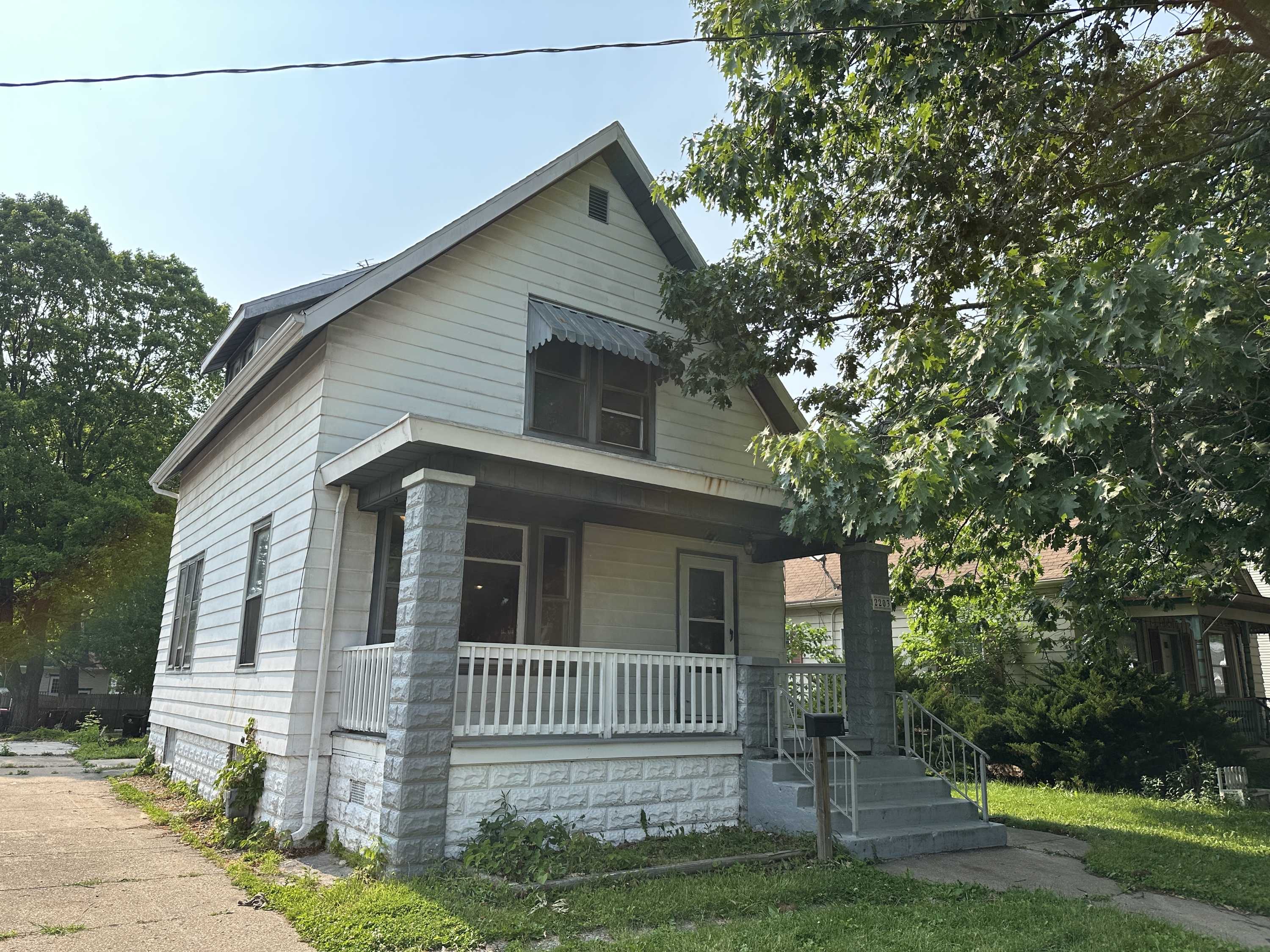 2203 North Atlantic Avenue