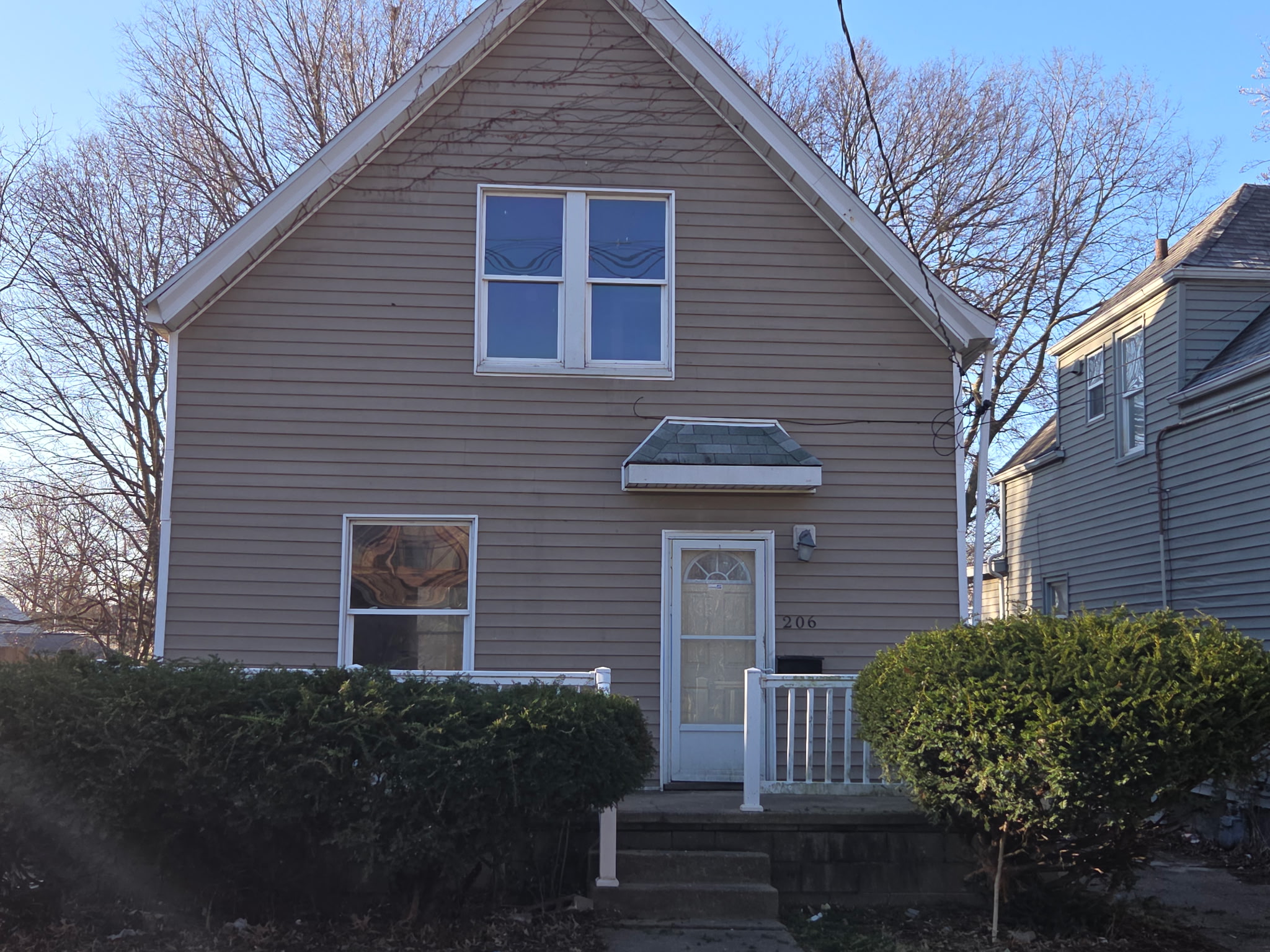 206 East Arcadia Avenue