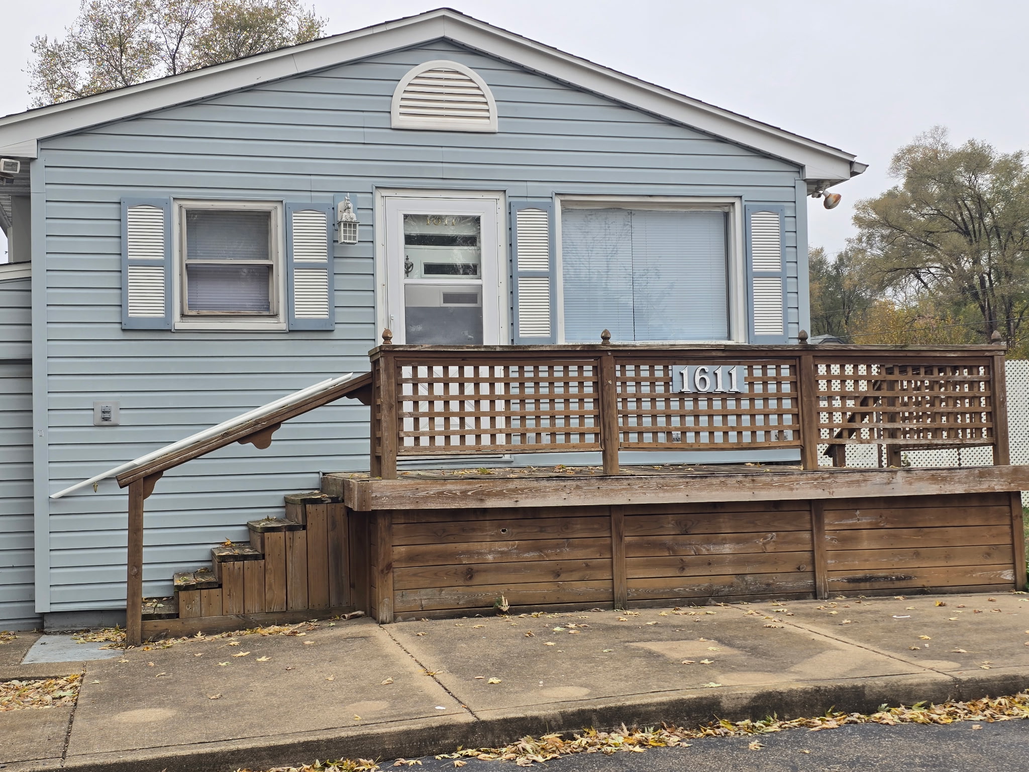 1611 South Oakwood Avenue